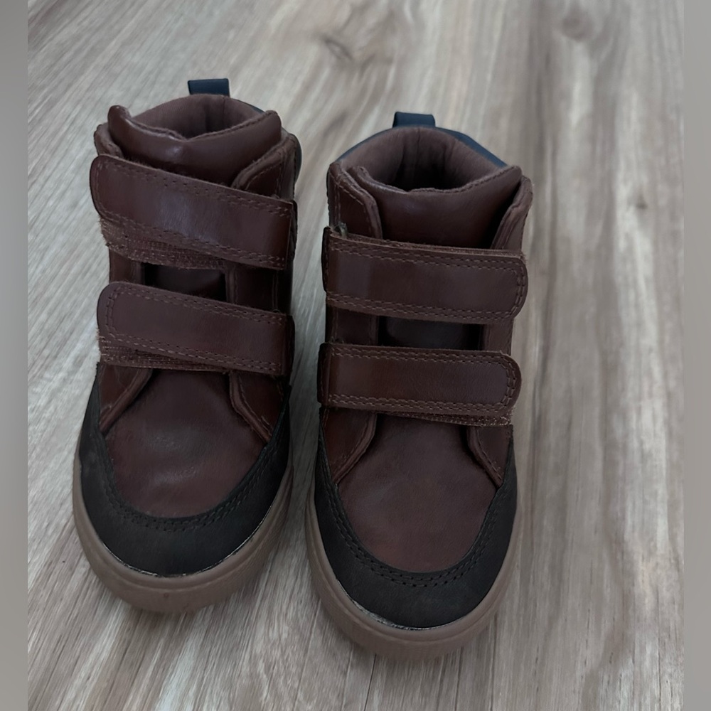 Cat & jack Brown boy boots with Velcro Straps